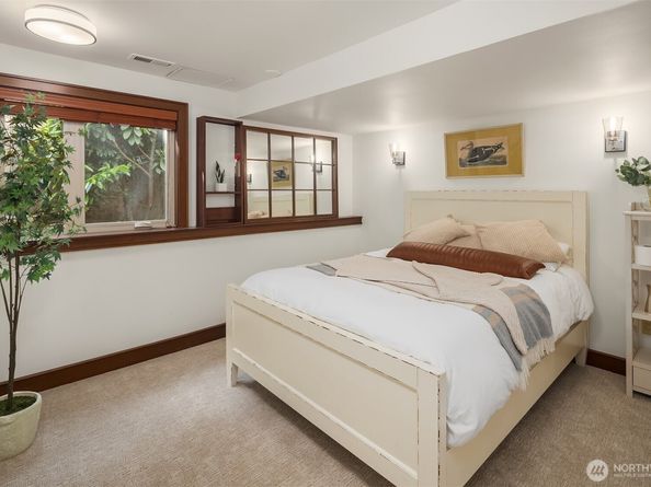 10250 SE 21st Street, Bellevue WA 98004