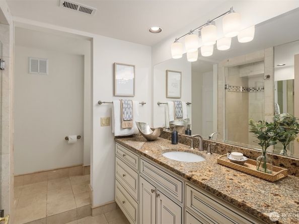 10250 SE 21st Street, Bellevue WA 98004