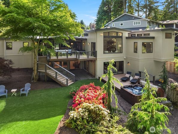 10250 SE 21st Street, Bellevue WA 98004