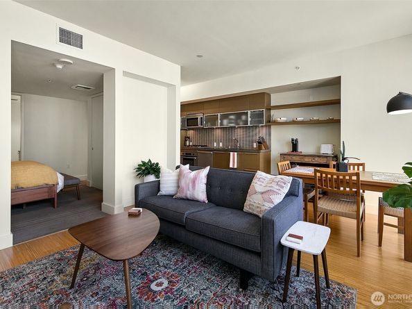 820 Blanchard Street 1504, Seattle WA 98121