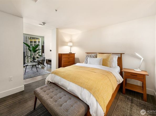 820 Blanchard Street 1504, Seattle WA 98121