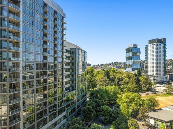 820 Blanchard Street 1504, Seattle WA 98121