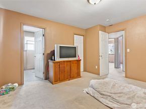 5620 seahurst Avenue, Everett WA 98203