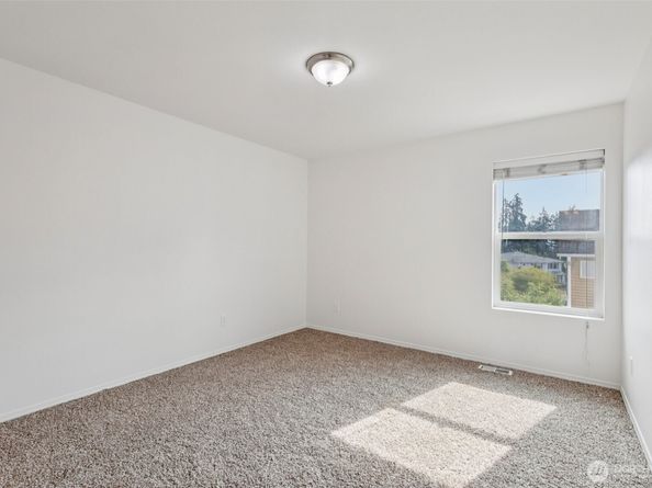 33214 44th Avenue S, Federal Way WA 98001