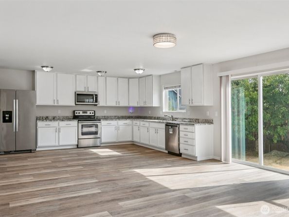 33214 44th Avenue S, Federal Way WA 98001