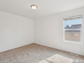33214 44th Avenue S, Federal Way WA 98001