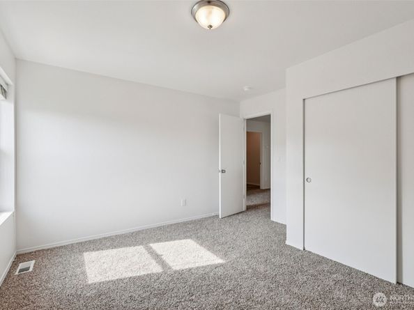 33214 44th Avenue S, Federal Way WA 98001