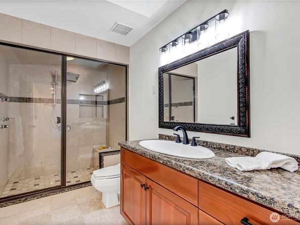 16331 Maplewild Avenue SW, Burien WA 98166