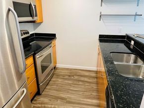 14006 SE 6th 10, Bellevue WA 98007