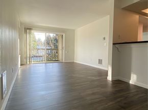 14006 SE 6th 10, Bellevue WA 98007
