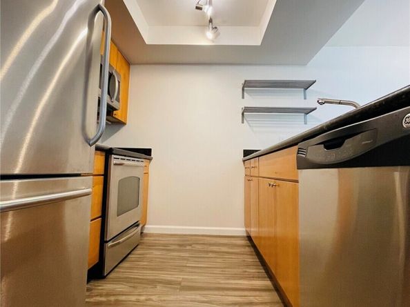 14006 SE 6th 10, Bellevue WA 98007
