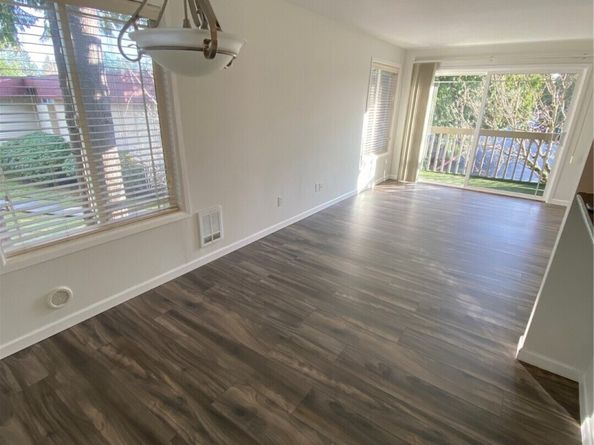 14006 SE 6th 10, Bellevue WA 98007