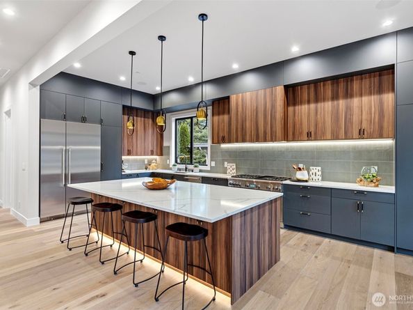 14 158th Place NE, Bellevue WA 98008