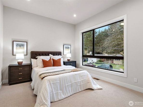 14 158th Place NE, Bellevue WA 98008