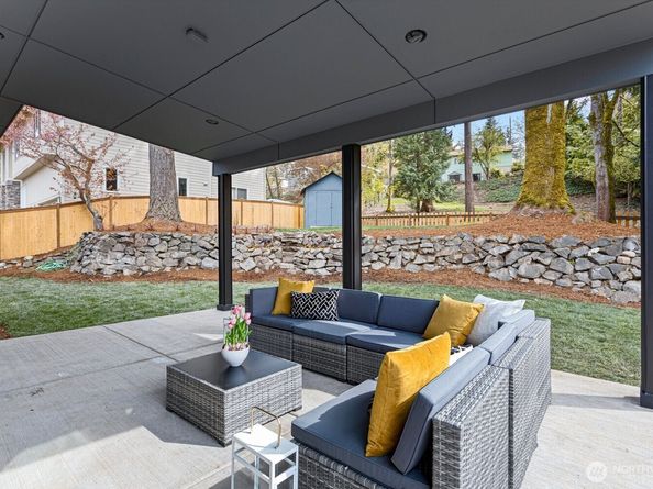 14 158th Place NE, Bellevue WA 98008