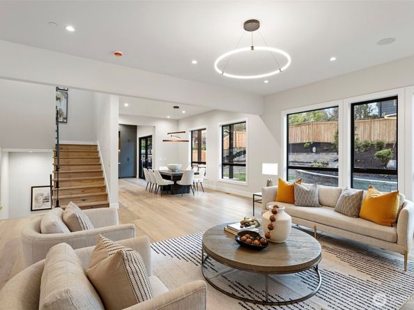 14 158th Place NE, Bellevue WA 98008