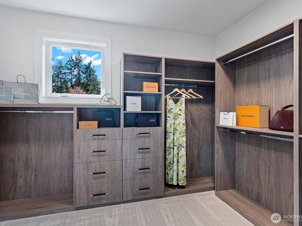 14 158th Place NE, Bellevue WA 98008