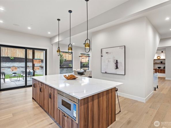 14 158th Place NE, Bellevue WA 98008