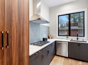 14 158th Place NE, Bellevue WA 98008