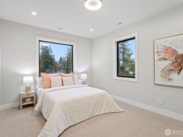 14 158th Place NE, Bellevue WA 98008