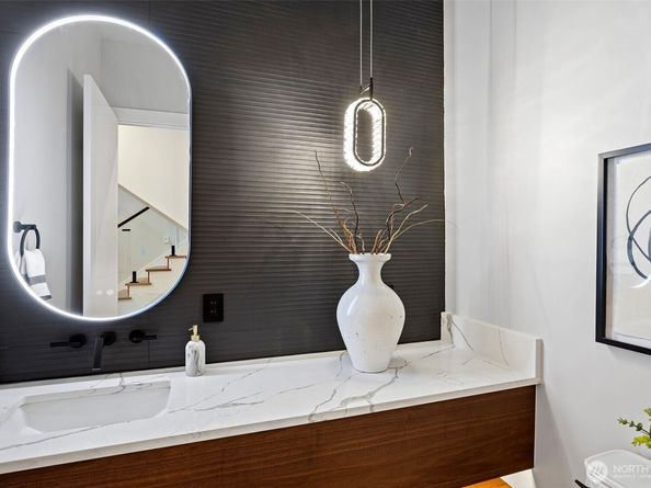 14 158th Place NE, Bellevue WA 98008