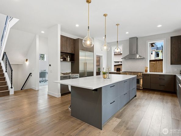 14 158th Place NE, Bellevue WA 98008