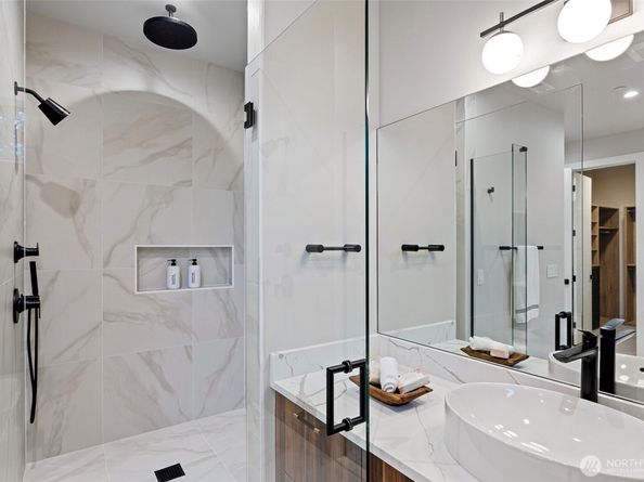 14 158th Place NE, Bellevue WA 98008