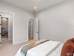 14 158th Place NE, Bellevue WA 98008