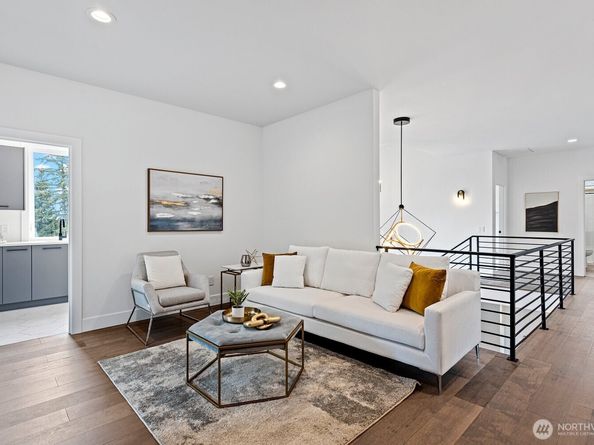 14 158th Place NE, Bellevue WA 98008