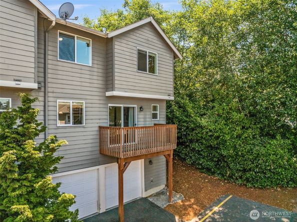 15623 44th Place W Unit B, Lynnwood WA 98087