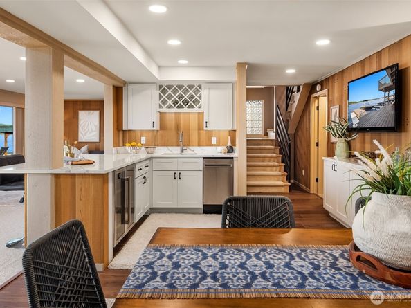 9654 Rainier Avenue S, Seattle WA 98118