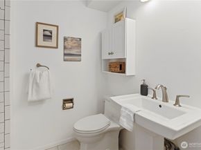523 Maple Street 103, Edmonds WA 98020