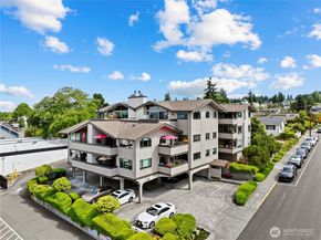 523 Maple Street 103, Edmonds WA 98020