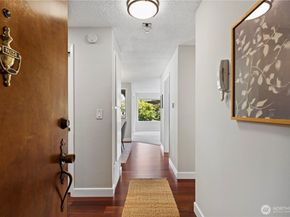 523 Maple Street 103, Edmonds WA 98020