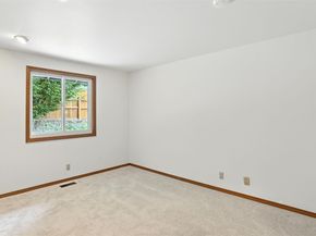 20024 100th Avenue SE, Kent WA 98031