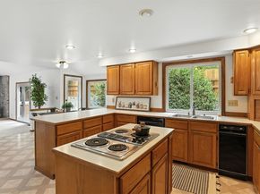 20024 100th Avenue SE, Kent WA 98031