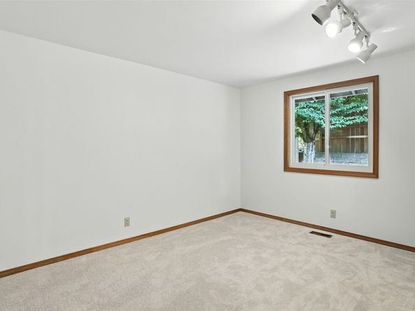 20024 100th Avenue SE, Kent WA 98031