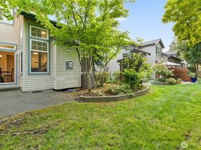 4608 NE 6th Place, Renton WA 98059