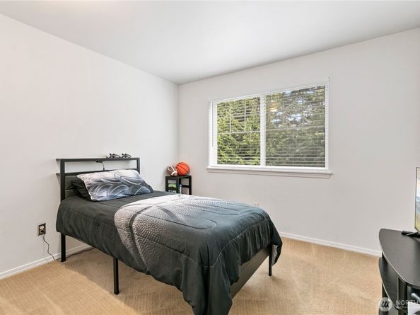 4608 NE 6th Place, Renton WA 98059