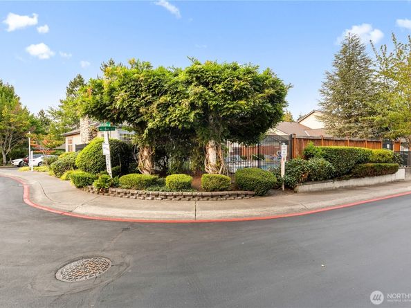 4608 NE 6th Place, Renton WA 98059