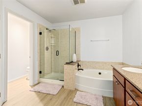 4608 NE 6th Place, Renton WA 98059