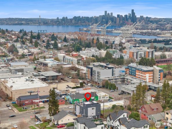 4710 37th Avenue SW B, Seattle WA 98126