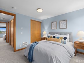 4710 37th Avenue SW B, Seattle WA 98126