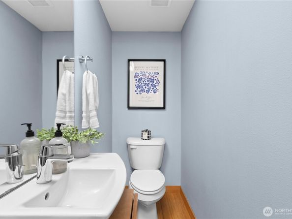 4710 37th Avenue SW B, Seattle WA 98126