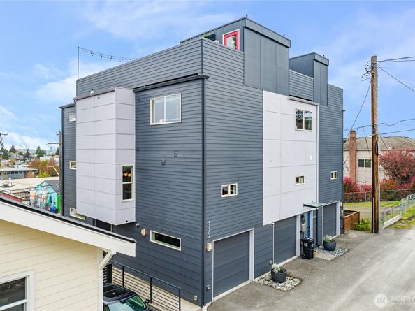 4710 37th Avenue SW B, Seattle WA 98126
