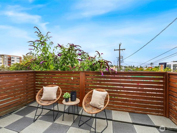 4710 37th Avenue SW B, Seattle WA 98126