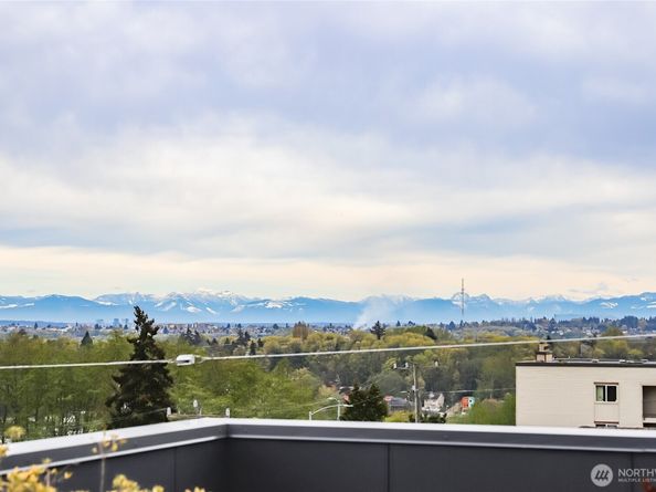 4710 37th Avenue SW B, Seattle WA 98126