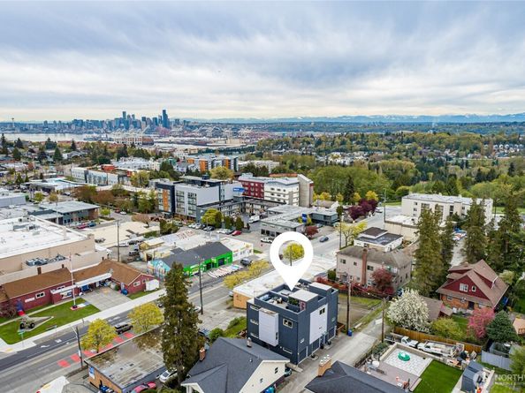 4710 37th Avenue SW B, Seattle WA 98126