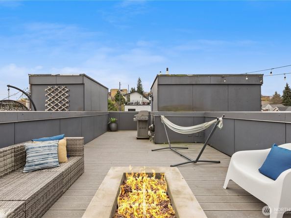 4710 37th Avenue SW B, Seattle WA 98126