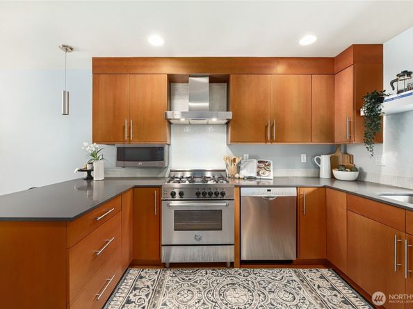 4710 37th Avenue SW B, Seattle WA 98126